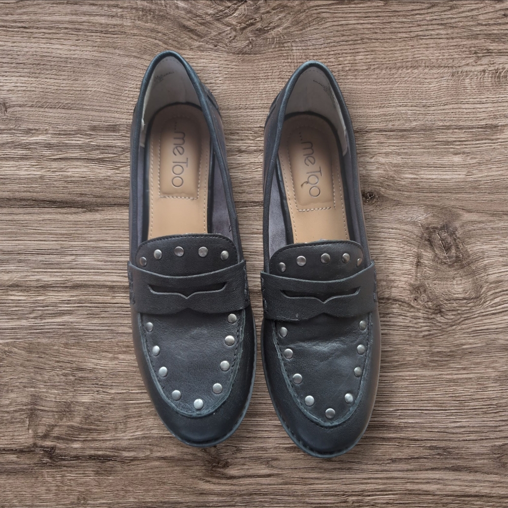 Me Too black studded slip on leather penny loafer Shoes in size 6.‎
